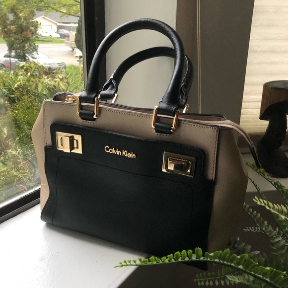 Calvin Klein Bag - Picture 2 of 15